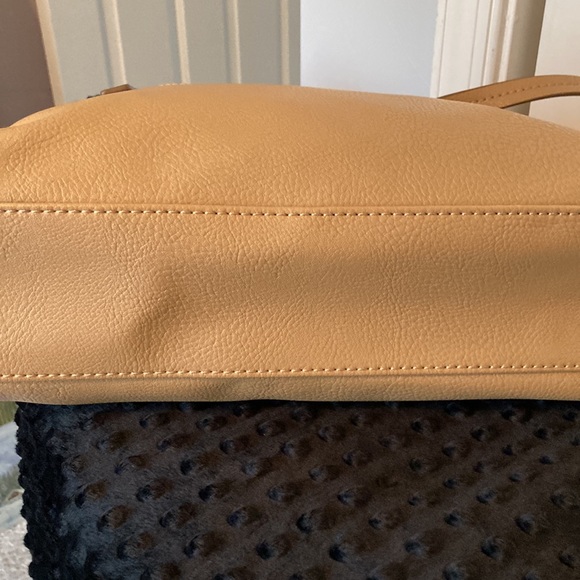 Relic Handbag - Picture 4 of 8